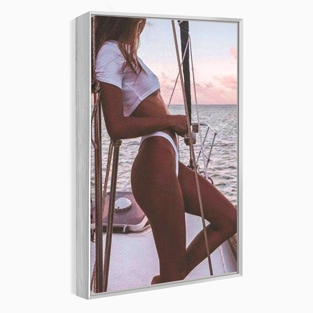 Tablou canvas cu tablou canvas cu femeie pe corabie, in rama de aluminiu argintiu